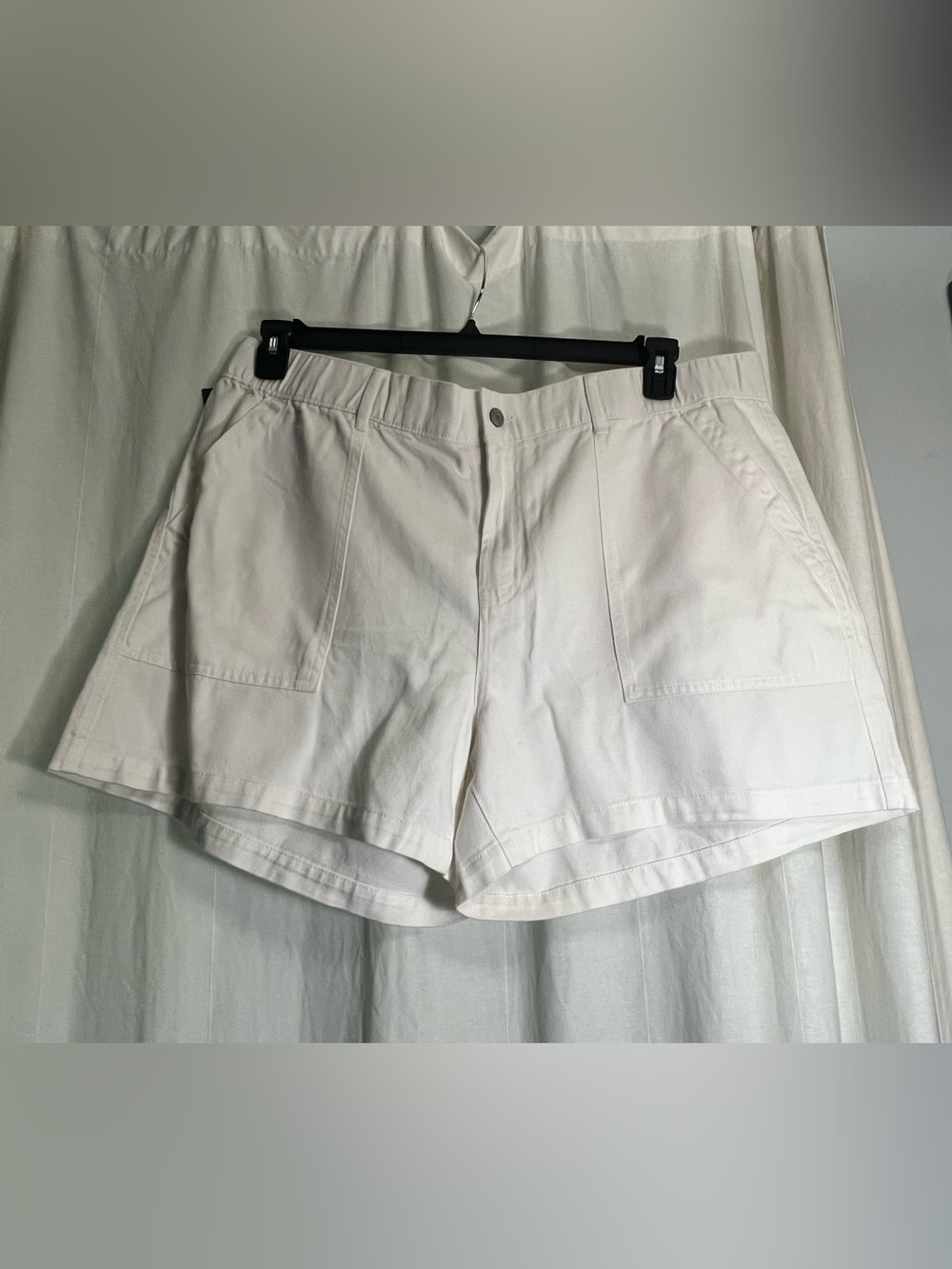 GAP Women's White Utility Pocket Shorts